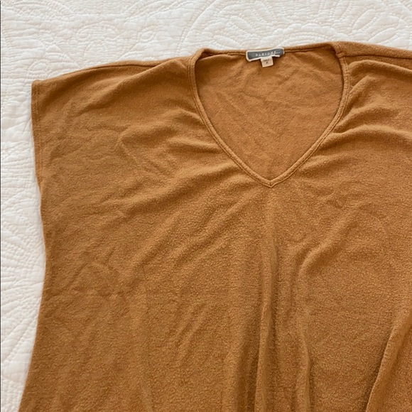 Tshirt with knot detail - Picture 4 of 4